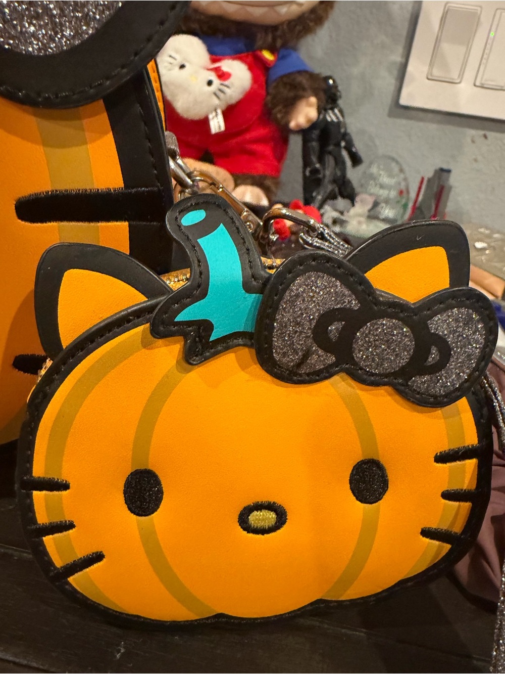 Hello Kitty Orange Pumpkin Crossbody and Coin Purse Set Loungefly - Picture 3 of 4